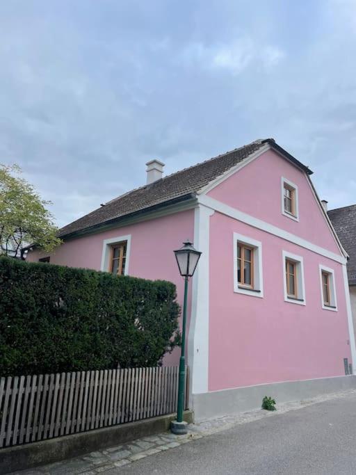 Altes Winzerhaus In Der Wachau - Neu Renoviertes Haus Mit Terrasse * Duernstein